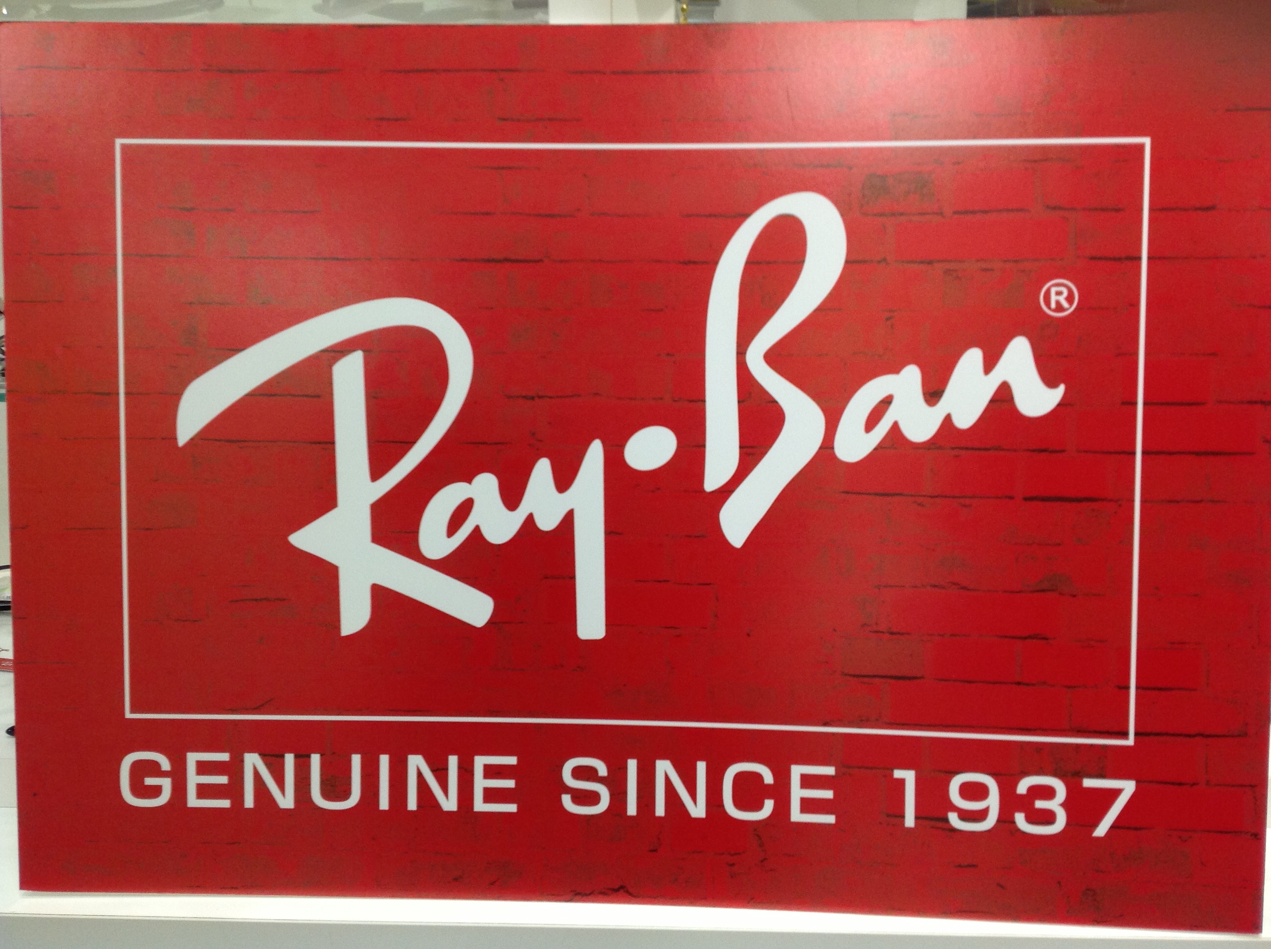 Ｒａｙ-Ｂａｎ近日大量入荷予定！